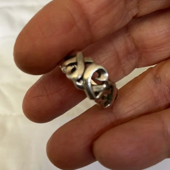 Tiffany & Co Paloma Picasso®
Loving Heart Band Ring - Picture 5 of 8